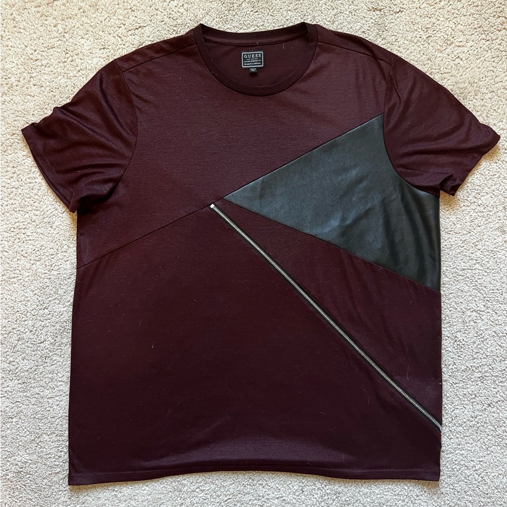 GUESS Men’s Burgundy T-Shirt Faux Leather Panel Zip Detail Size XL